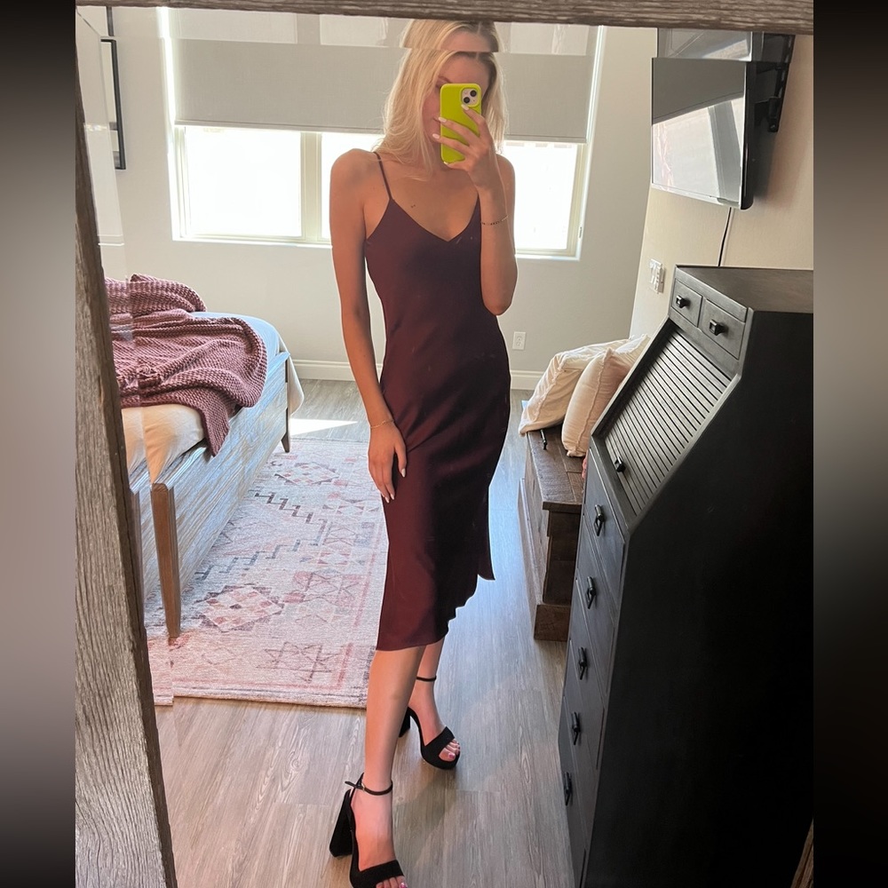 Gianni Bini Maroon Satin midi dress